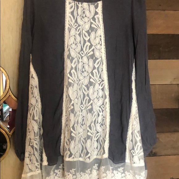 Entro Blue-Gray Tunic with Cream Lace Detail - Med - Picture 2 of 5